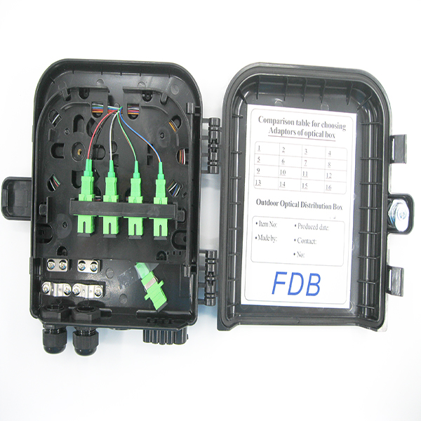 micro micro Leche Caja de terminales de fibra óptica negra 1x8 FAT-8C-B como caja de  distribución con coletas y adaptadores SC / APC - APT